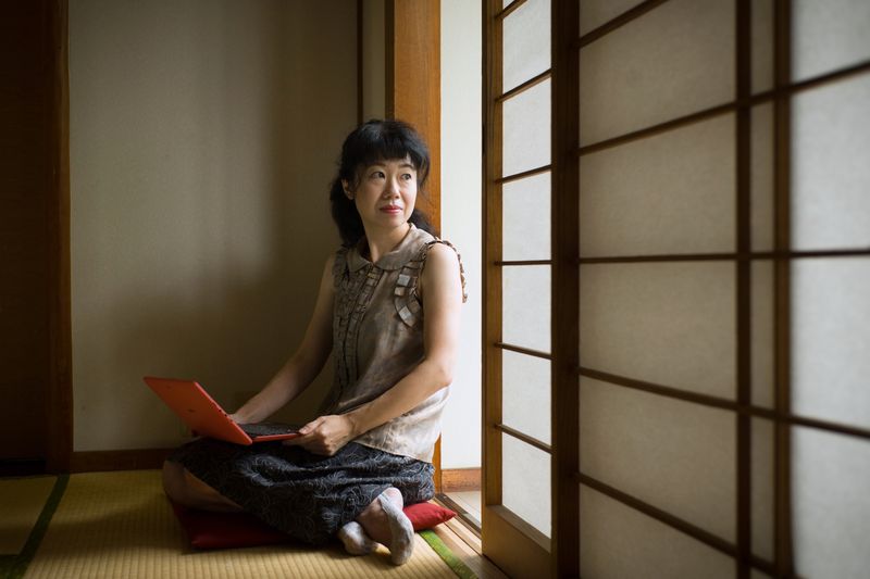 Ny-Watanabe-seorang-ibu-rumah-tangga